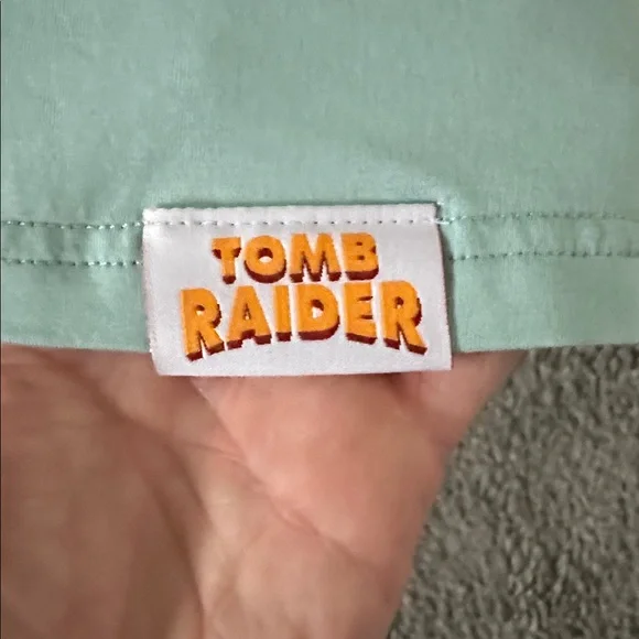 Women's Lara Croft Tank Top - light green - Picture 2 of 6